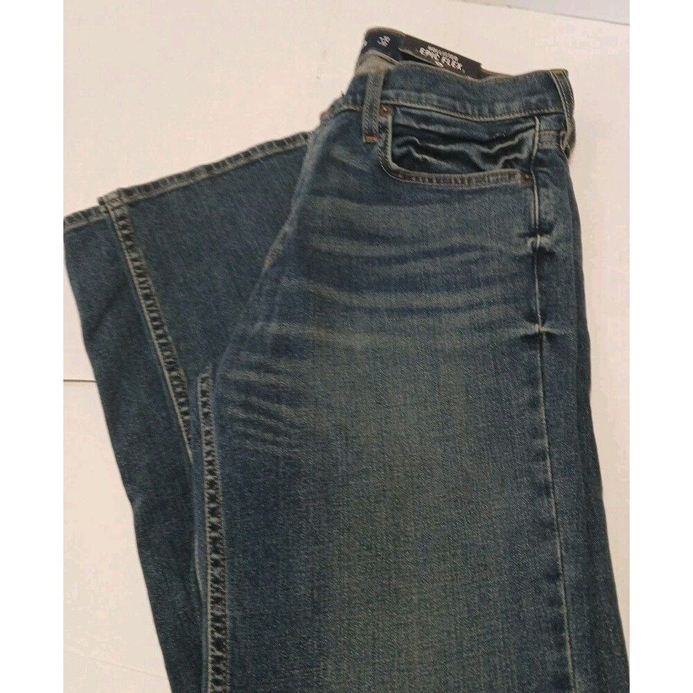 Hollister Jeans Men's 32x32 Blue Medium Wash Classic Straight Epic Flex 'READ'
